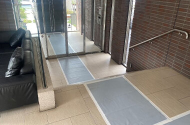 マンションリフォームにリユース可能な養生シートを導入
